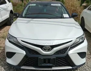 Toyota Camry XSE (2.5L 4cyl 8A) 2019 Off white