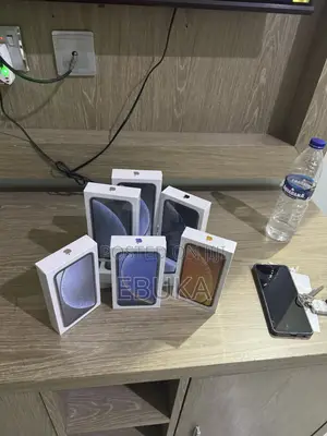 New Apple iPhone XR 128 GB Gold