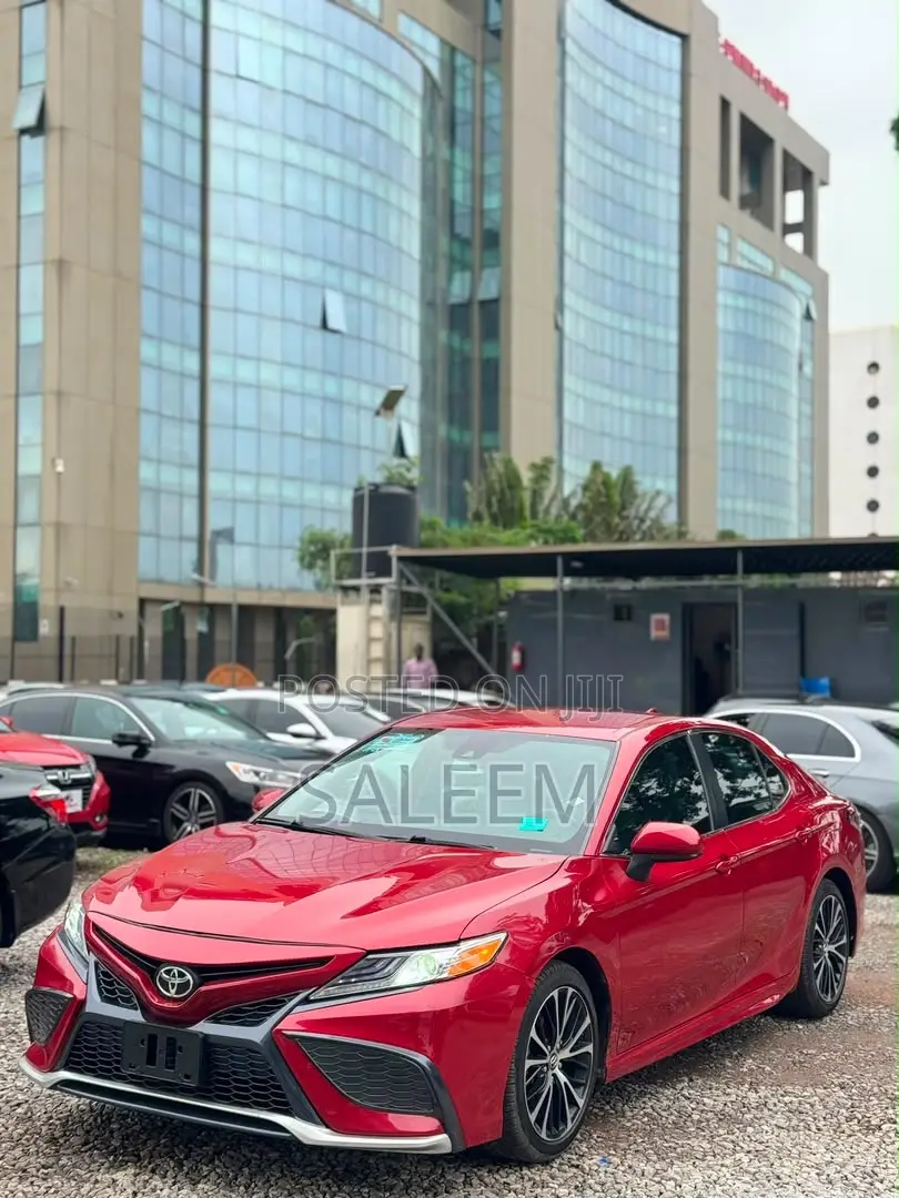 Toyota Camry 2019 Red