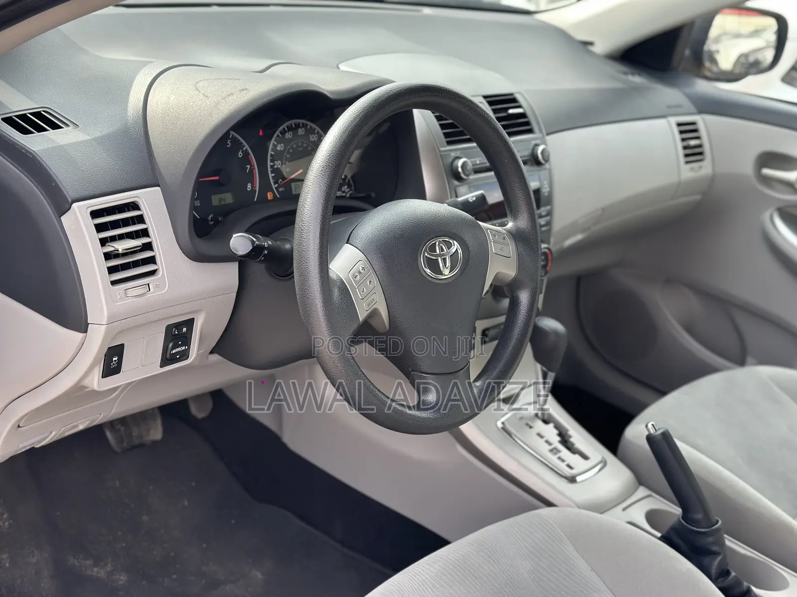Toyota Corolla LE 4dr Sedan (1.8L 4cyl 4A) 2012 Gray