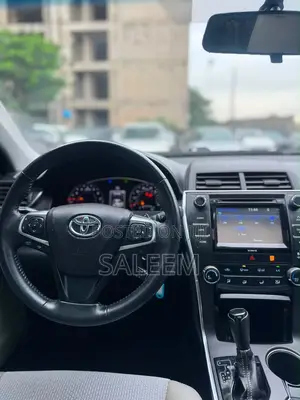 Toyota Camry SE 4dr Sedan (2.5L 4cyl 6A) 2017 White