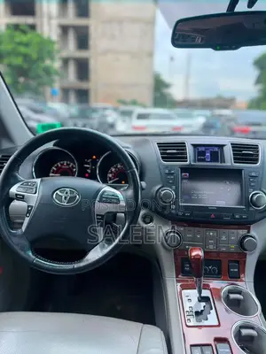 Toyota Highlander 2013 Blue