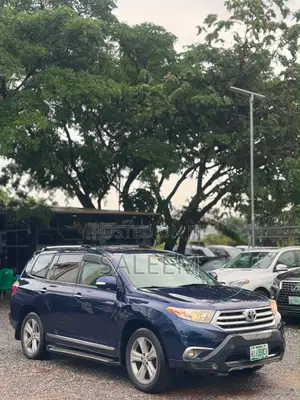 Toyota Highlander 2013 Blue