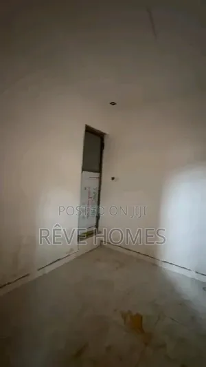 Mini Flat in Akoka for rent