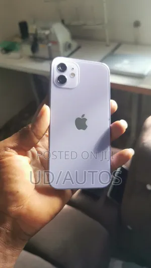 Apple iPhone 12 64 GB Purple