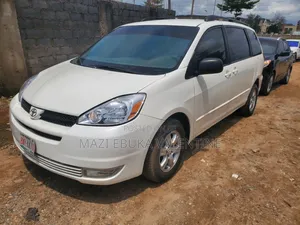 Toyota Sienna 2005 White