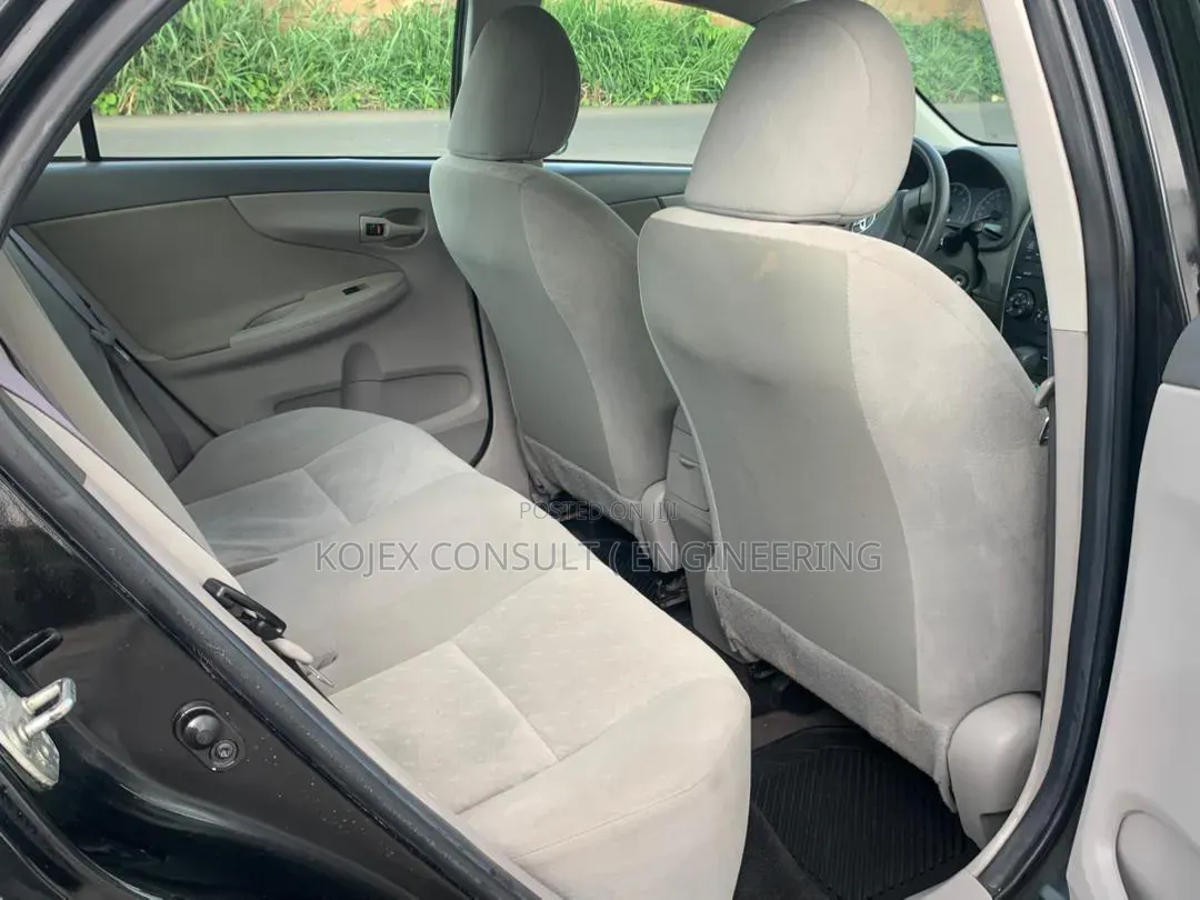 Toyota Corolla 2011 Black