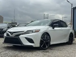 Toyota Camry XSE (2.5L 4cyl 8A) 2019 White