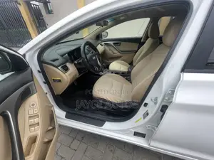 Hyundai Elantra 2013 White