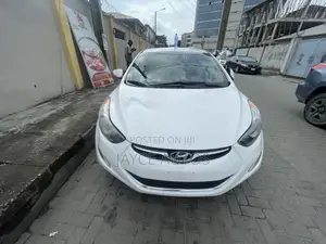 Hyundai Elantra 2013 White