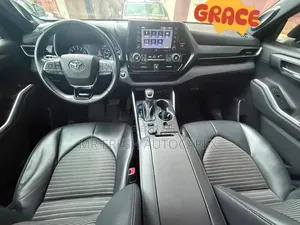 Toyota Highlander 2021 Blue