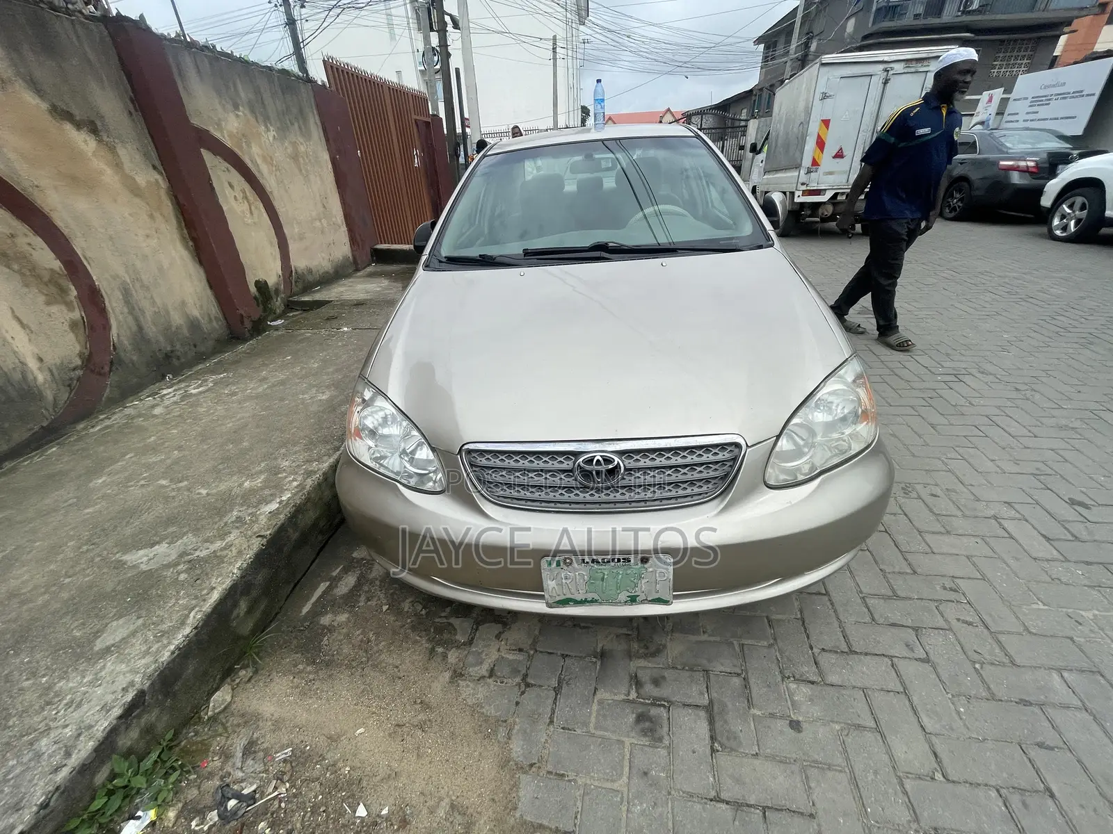 Toyota Corolla 2004 Gold