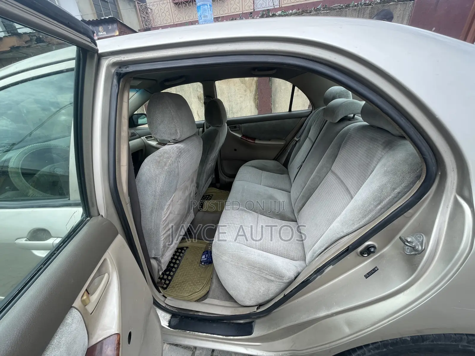 Toyota Corolla 2004 Gold