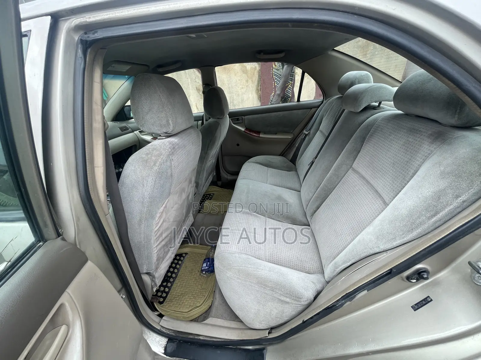 Toyota Corolla 2004 Gold