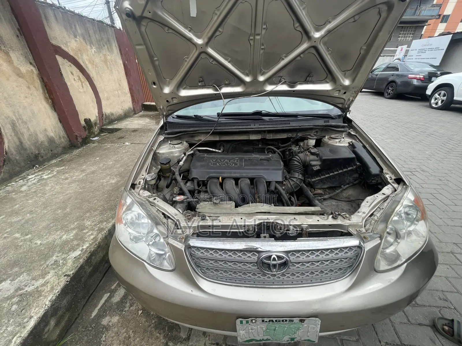 Toyota Corolla 2004 Gold