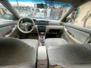 Toyota Corolla 2004 Gold