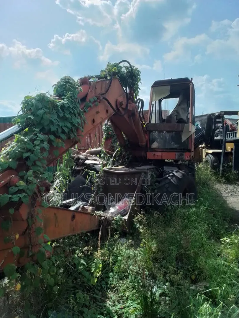 Scarp Crane