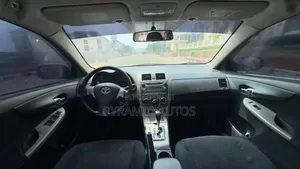 Toyota Corolla 2011 Silver