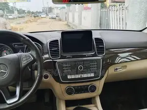 Lexus ES 2018 White