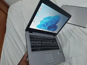 Laptop HP EliteBook 820 G3 4GB Intel Core i7 SSD 256GB