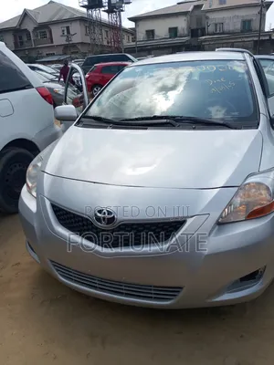 Toyota Yaris 2009 Silver