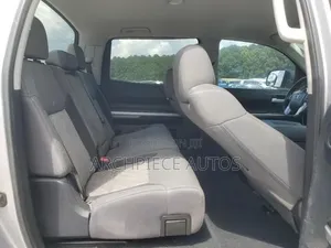Toyota Tundra 2016 Silver