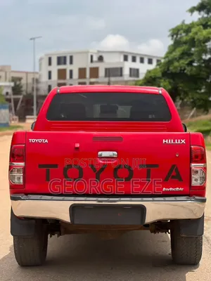 Toyota Hilux 2015 Red