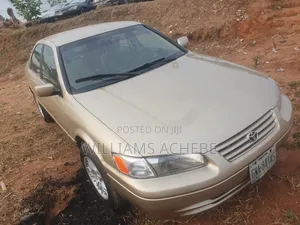 Toyota Camry 2001 Gold