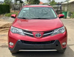 Toyota RAV4 XLE AWD (2.5L 4cyl 6A) 2016 Red