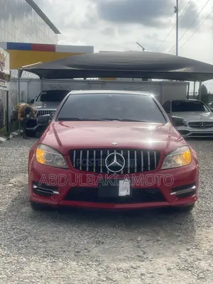 Mercedes-Benz C300 2015 Red