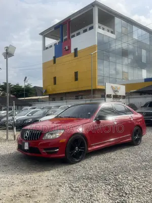 Mercedes-Benz C300 2015 Red