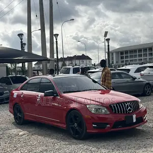Mercedes-Benz C300 2010 Red