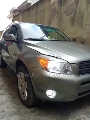 Toyota RAV4 2009 Gold