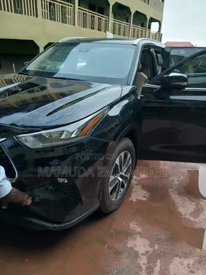 Toyota Highlander 2022 Blue