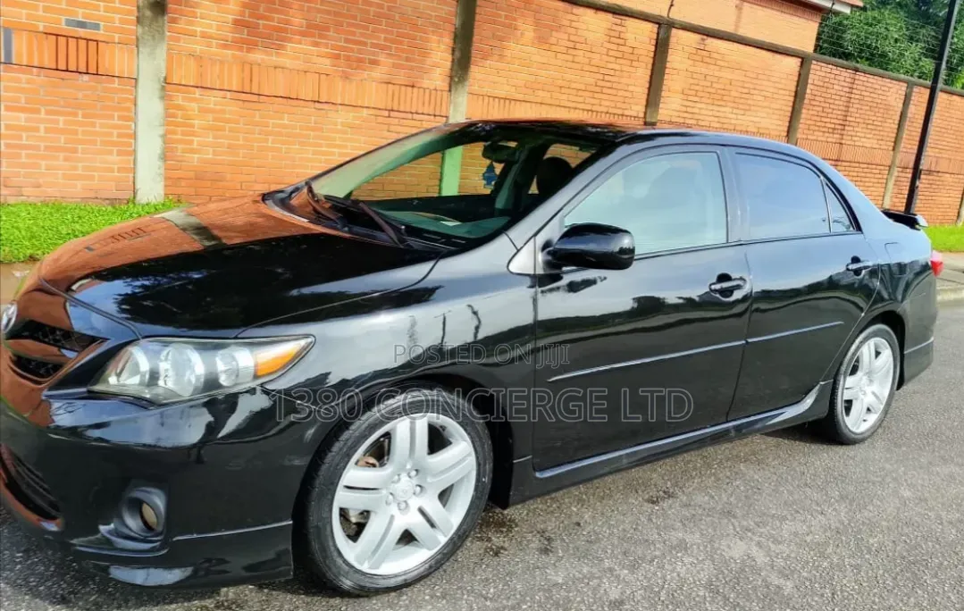 Toyota Corolla 2011 Black