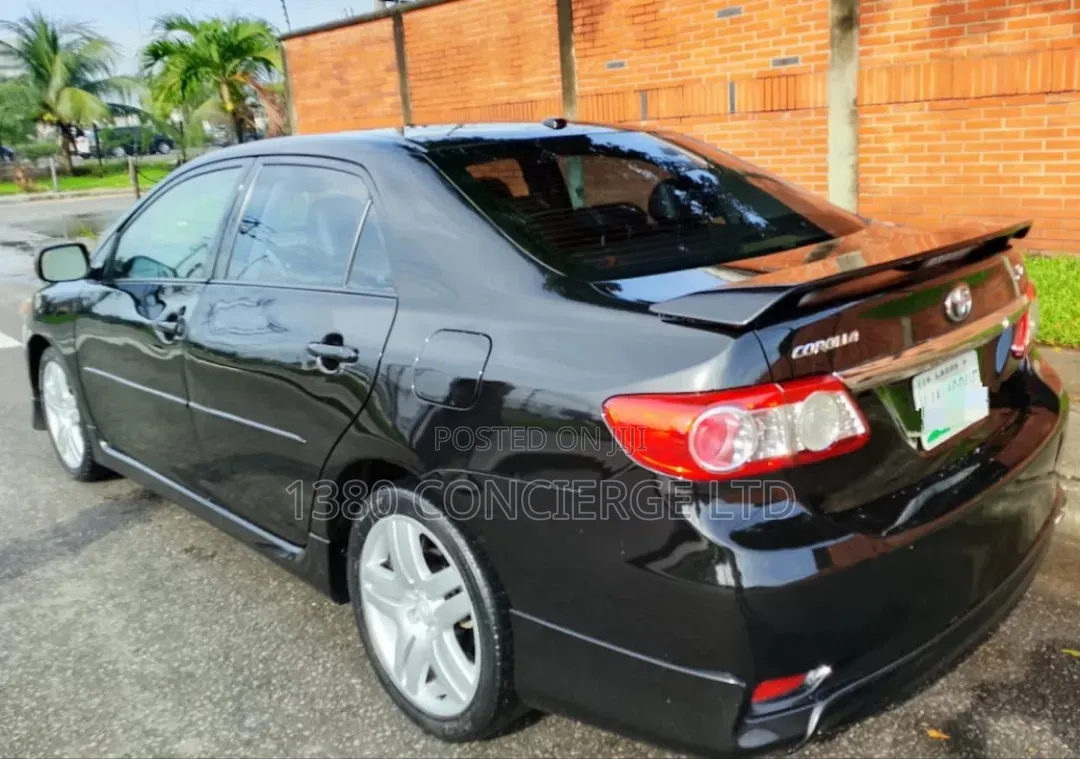 Toyota Corolla 2011 Black