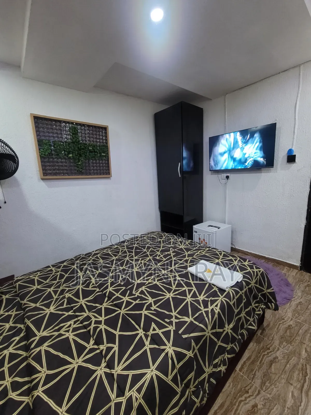 Wine Single Room Ensuite