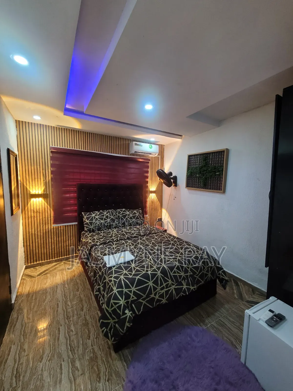 Wine Single Room Ensuite