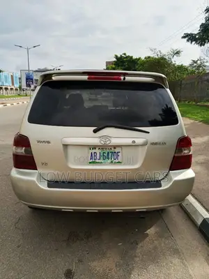 Toyota Highlander 2005 Gold