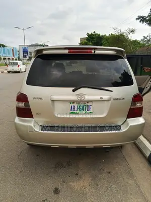 Toyota Highlander 2005 Gold