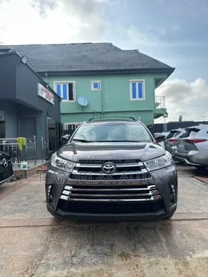 Toyota Highlander XLE V6 4x2 (3.5L 6cyl 6A) 2016 Gray