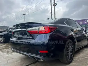 Lexus ES 2017 Blue