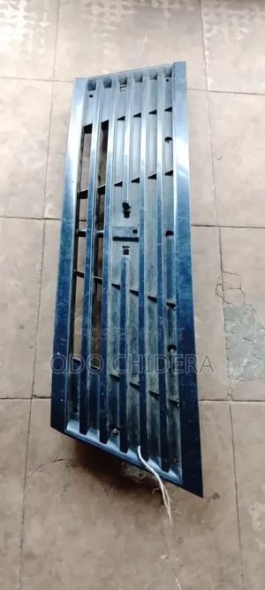 Front Grill Nissan Urvan E25