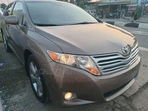 Toyota Venza V6 2010 Gold