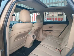 Toyota Venza V6 2010 Gold