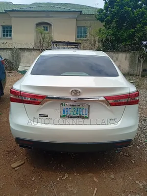Toyota Avalon XLE Touring 4dr Sedan (3.5L 6cyl 6A) 2014 White