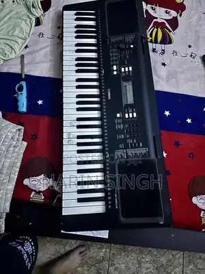 Piano Yamaha E363