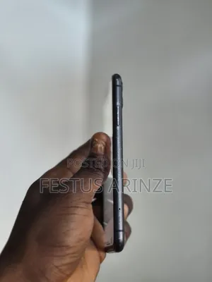 Apple iPhone 11 64 GB Black