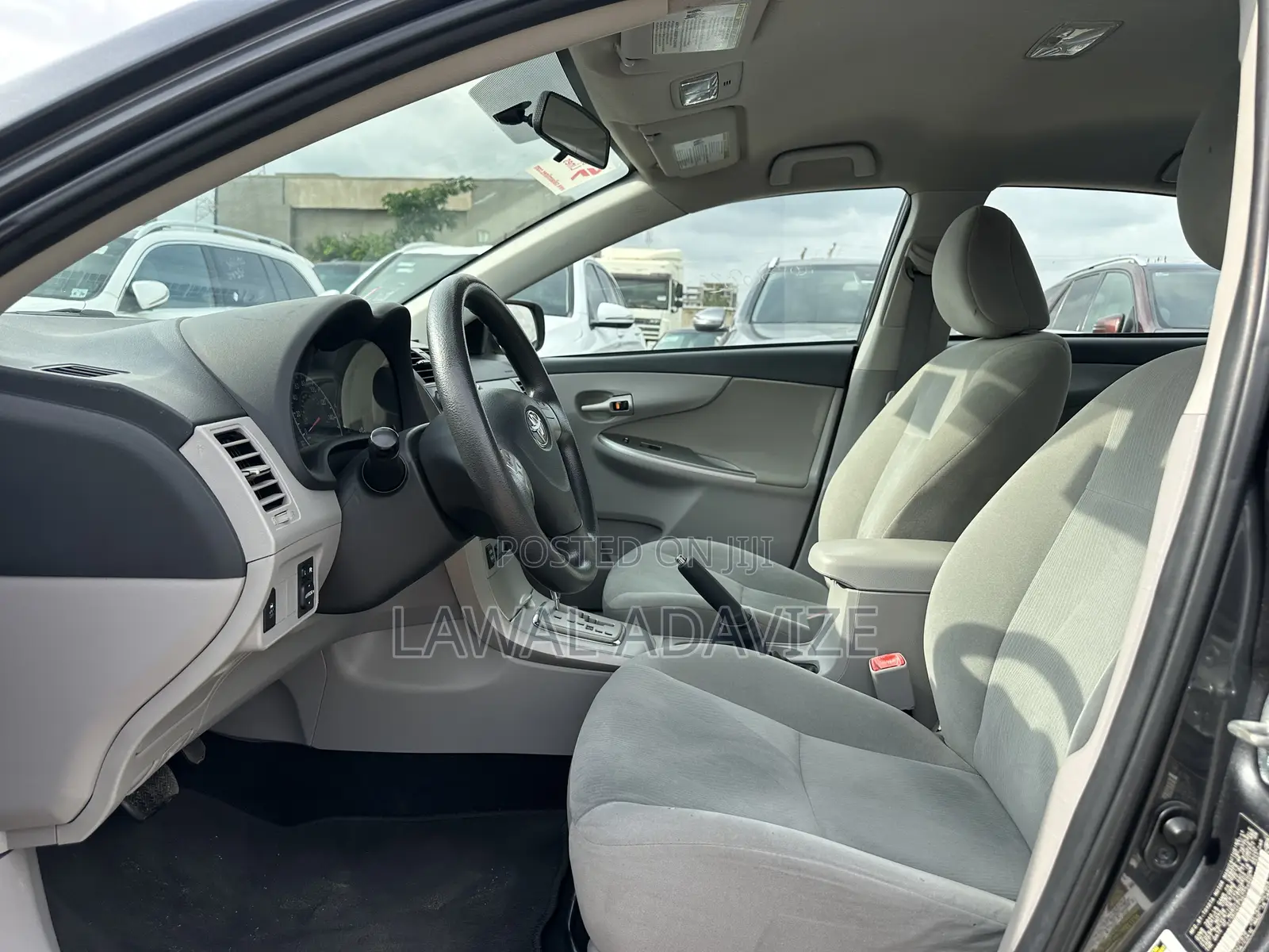 Toyota Corolla LE 4dr Sedan (1.8L 4cyl 4A) 2012 Gray