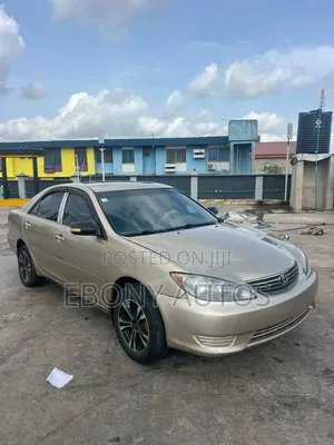 Toyota Camry 2004 Gold